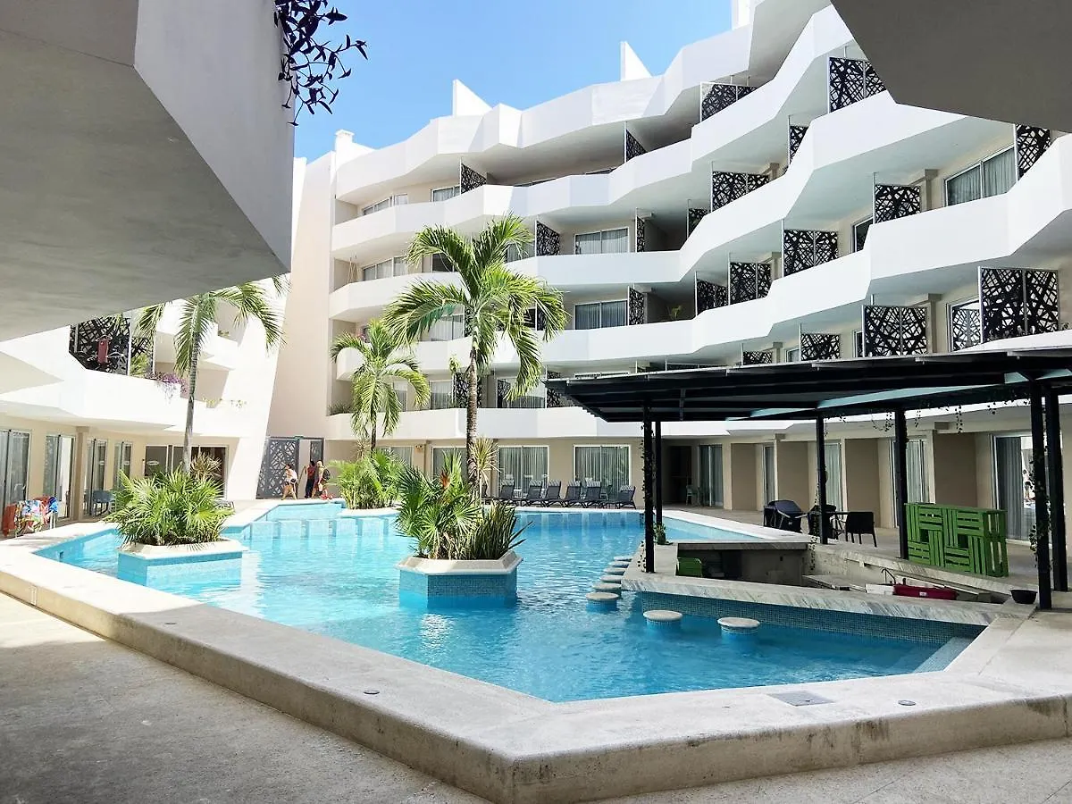 Apartment Studio W/Rooftop Pool Only 2 Mins From The Beach Playa del Carmen Mexico