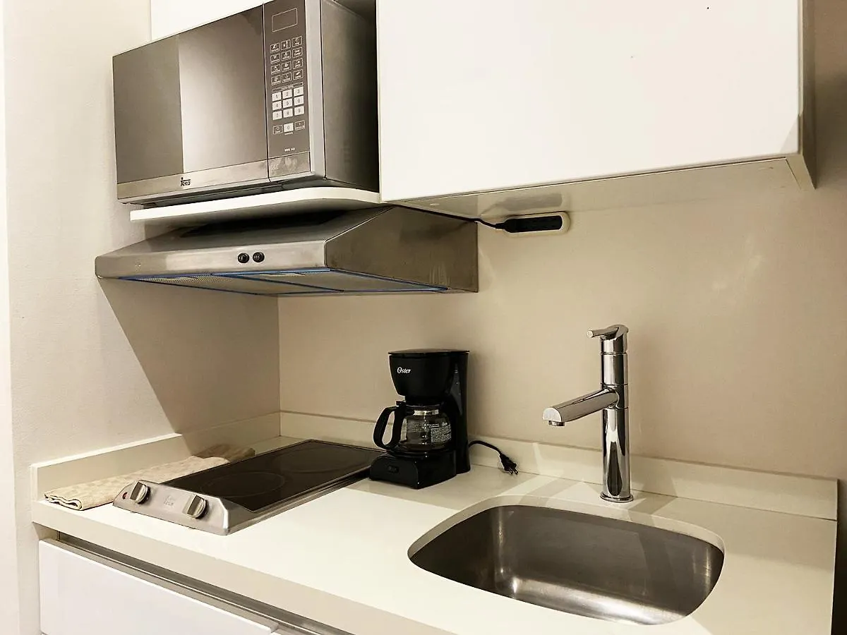 Studio W/Rooftop Pool Only 2 Mins From The Beach Playa del Carmen