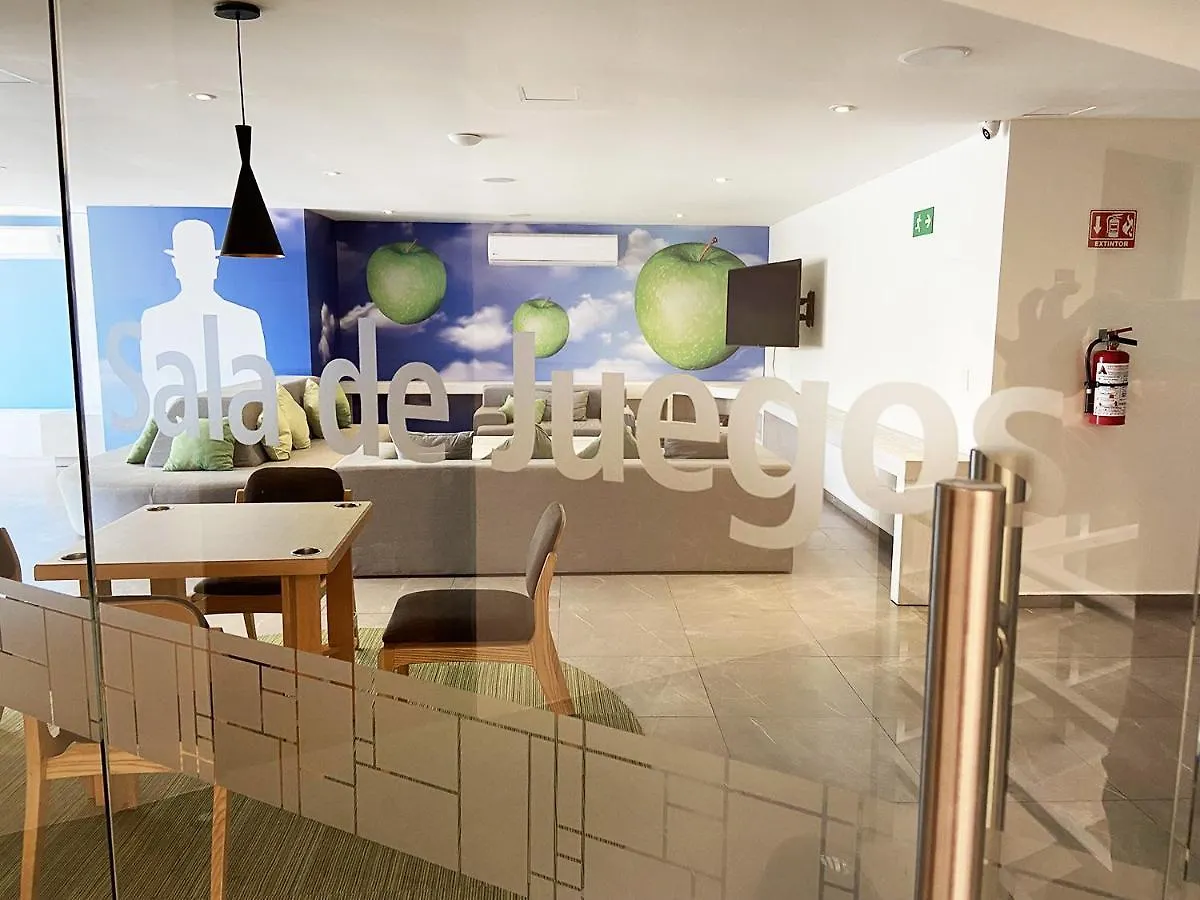 Studio W/Rooftop Pool Only 2 Mins From The Beach Playa del Carmen Apartment