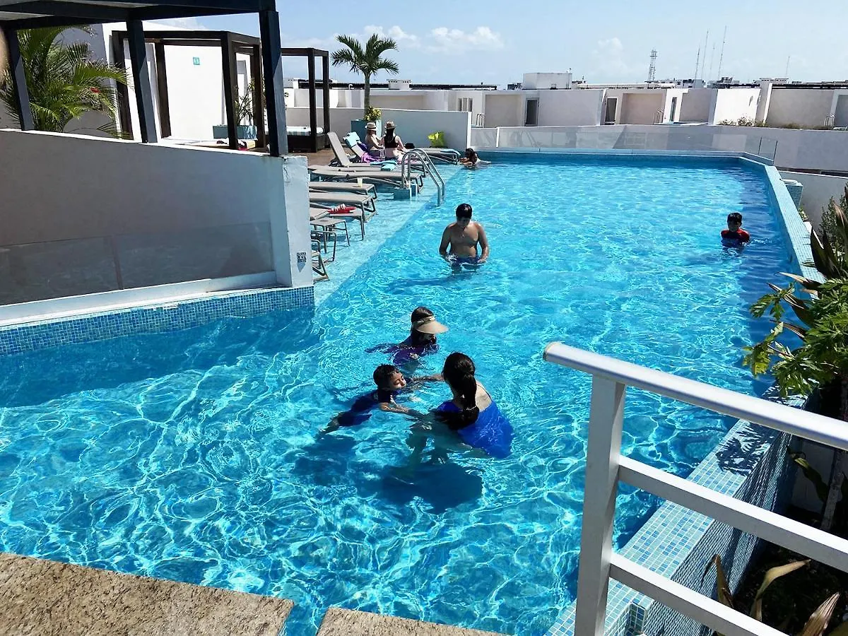 Studio W/Rooftop Pool Only 2 Mins From The Beach Playa del Carmen