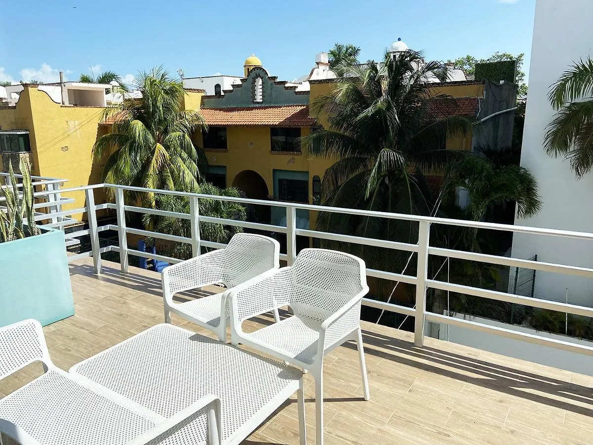 Studio W/Rooftop Pool Only 2 Mins From The Beach Playa del Carmen Apartment
