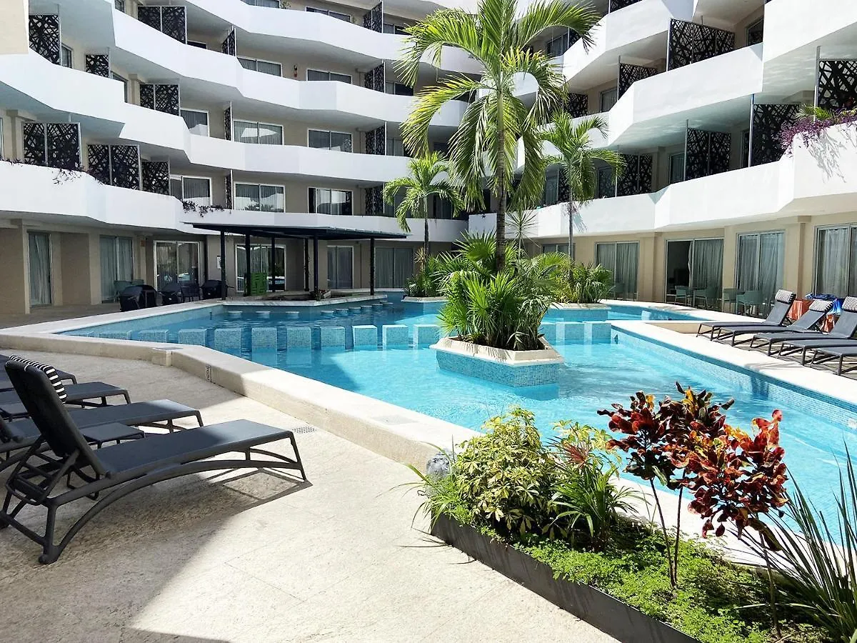 Studio W/Rooftop Pool Only 2 Mins From The Beach Playa del Carmen 0*,  Mexico