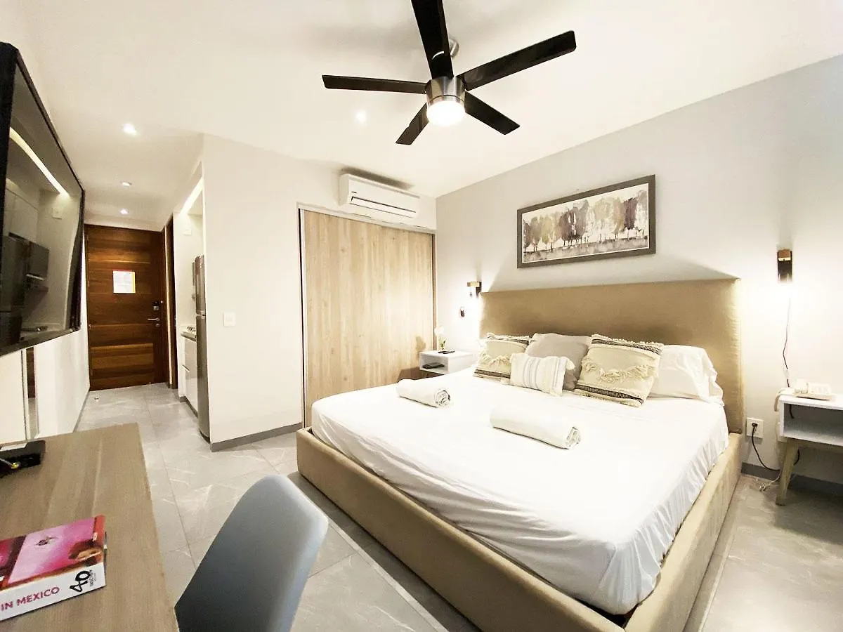 Apartment Studio W/Rooftop Pool Only 2 Mins From The Beach Playa del Carmen